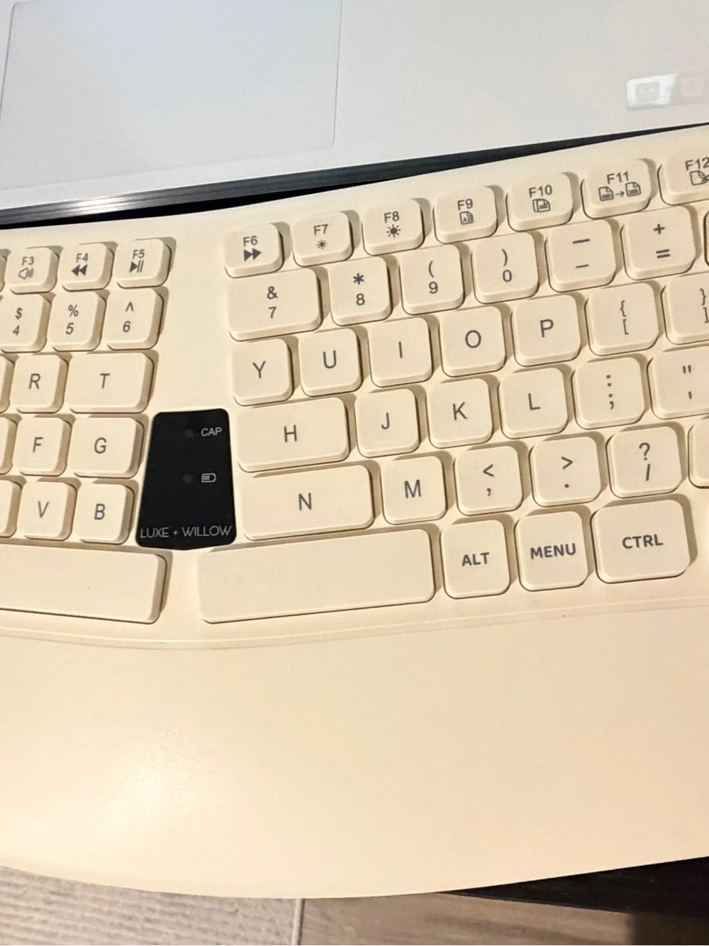 Wireless Ergonomic Keyboard and Mouse Set in Cream